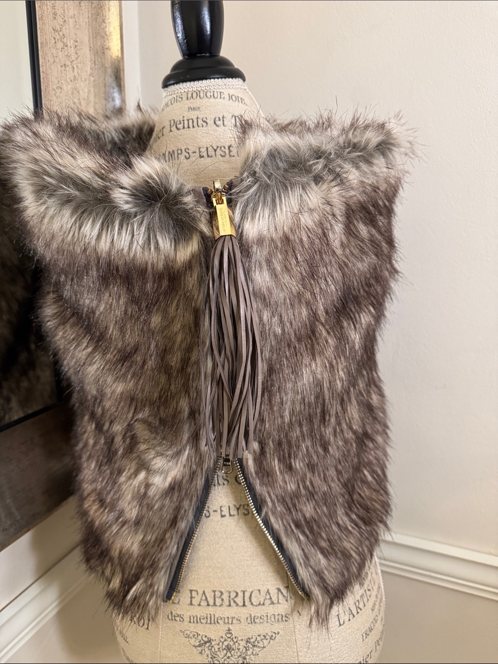 henri bendel Brown Faux Fur & Cashmere Reversible Collar with Tassel Zip Pull - Picture 7 of 14